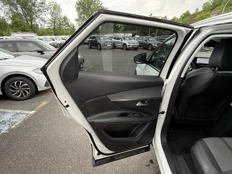Photo 34 de l'offre de PEUGEOT 3008  1.5 BLUEHDI S&S - 130 - BV EAT8  ALLURE PACK GPS   CAMERA AR   CARPLAY à 19990€ chez Triplo auto