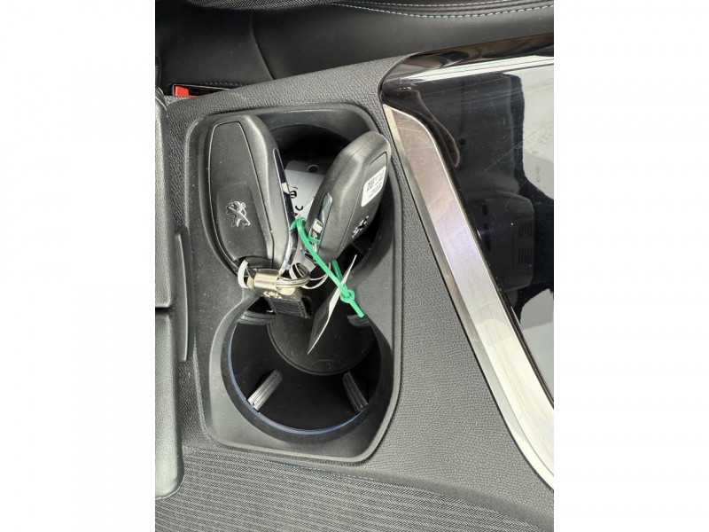 Photo 25 de l'offre de PEUGEOT 3008  1.5 BLUEHDI S&S - 130 - BV EAT8  ALLURE PACK GPS   CAMERA AR   CARPLAY à 19990€ chez Triplo auto