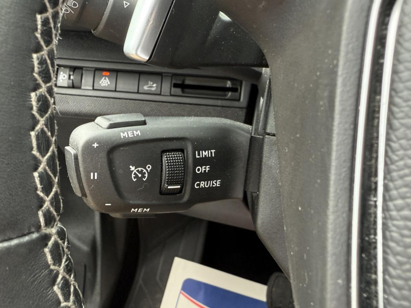 Photo 30 de l'offre de PEUGEOT 3008  1.5 BLUEHDI S&S - 130 - BV EAT8  ALLURE PACK GPS   CAMERA AR   CARPLAY à 19990€ chez Triplo auto