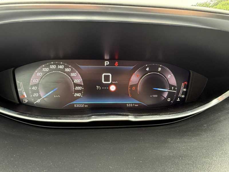 Photo 21 de l'offre de PEUGEOT 3008  1.5 BLUEHDI S&S - 130 - BV EAT8  ALLURE PACK GPS   CAMERA AR   CARPLAY à 19990€ chez Triplo auto