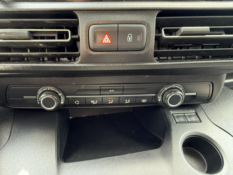 Photo 22 de l'offre de PEUGEOT RIFTER STANDARD 1.5 BLUEHDI S&S - 100  STYLE GPS   RADAR AR   CARPLAY   CLIM à 17990€ chez Triplo auto