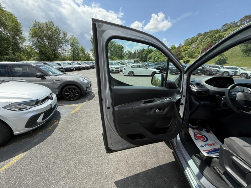 Photo 27 de l'offre de PEUGEOT RIFTER STANDARD 1.5 BLUEHDI S&S - 100  STYLE GPS   RADAR AR   CARPLAY   CLIM à 17990€ chez Triplo auto