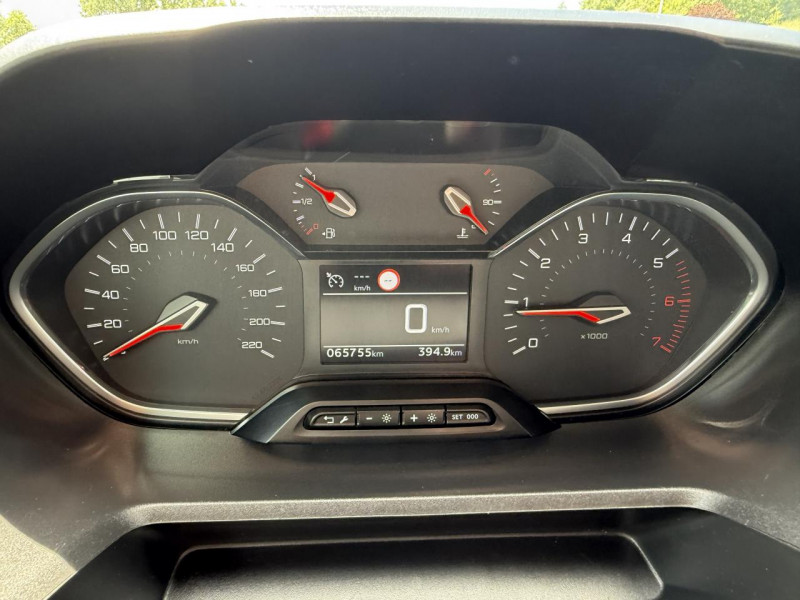 Photo 18 de l'offre de PEUGEOT RIFTER STANDARD 1.5 BLUEHDI S&S - 100  STYLE GPS   RADAR AR   CARPLAY   CLIM à 17990€ chez Triplo auto