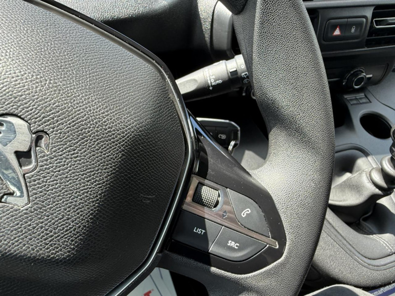 Photo 23 de l'offre de PEUGEOT RIFTER STANDARD 1.5 BLUEHDI S&S - 100  STYLE GPS   RADAR AR   CARPLAY   CLIM à 17990€ chez Triplo auto