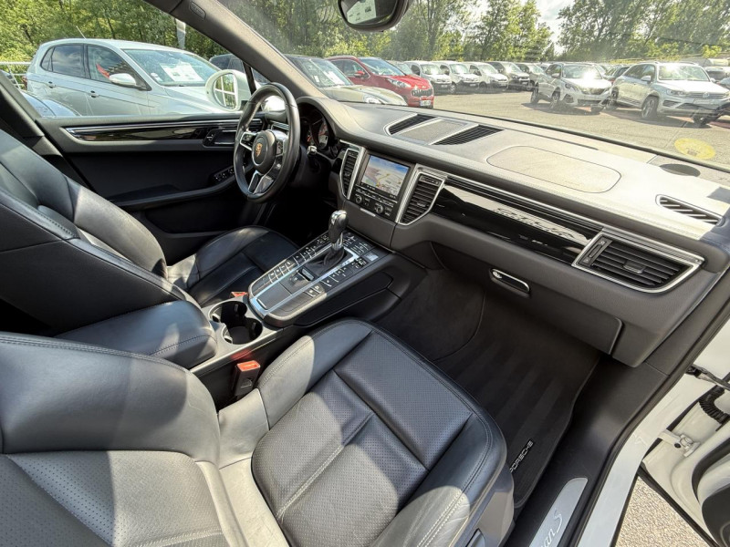 Photo 16 de l'offre de PORSCHE MACAN 3.0 V6 TDI - BV PDK - CAMERA AR   TOIT OUVRANT   GPS à 35990€ chez Triplo auto