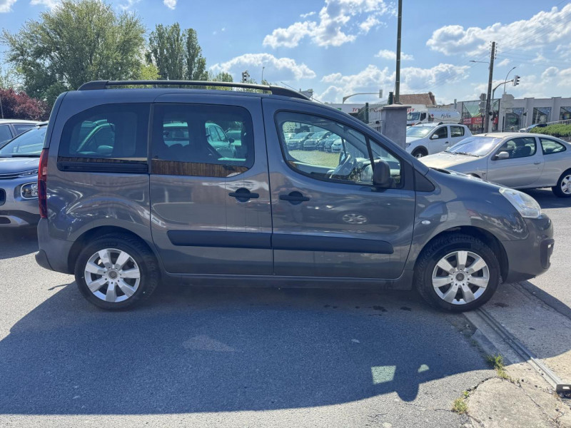 Photo 6 de l'offre de CITROEN BERLINGO 1.6 BLUEHDI - 100  COMBI XTR   ATTELAGE   RADAR AR à 13990€ chez Triplo auto