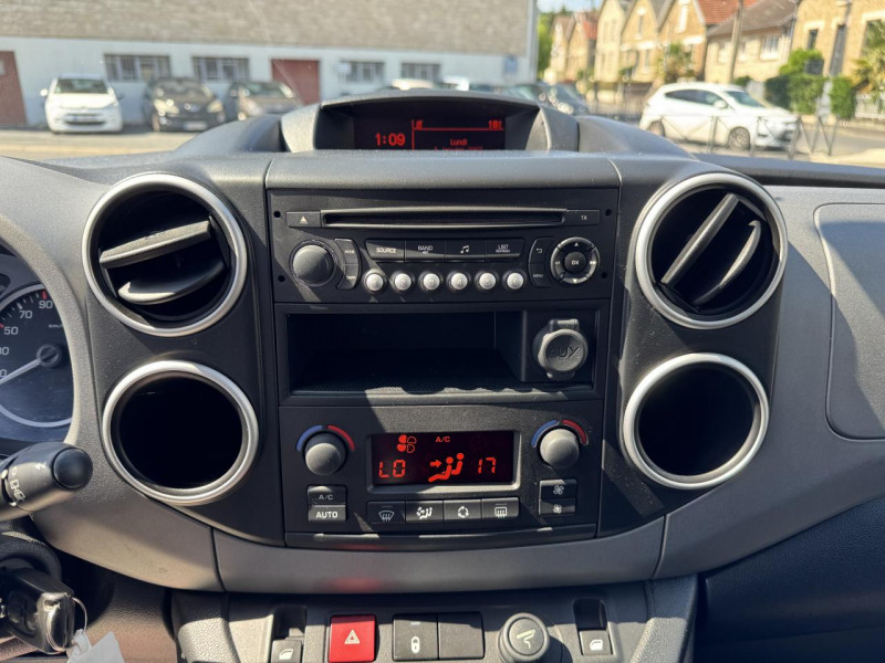 Photo 31 de l'offre de CITROEN BERLINGO 1.6 BLUEHDI - 100  COMBI XTR   ATTELAGE   RADAR AR à 13990€ chez Triplo auto