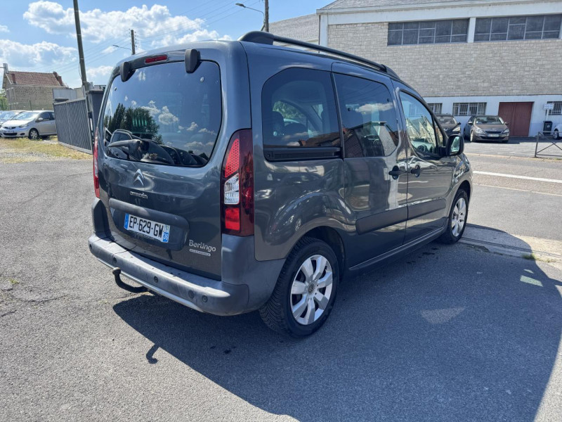 Photo 5 de l'offre de CITROEN BERLINGO 1.6 BLUEHDI - 100  COMBI XTR   ATTELAGE   RADAR AR à 13990€ chez Triplo auto