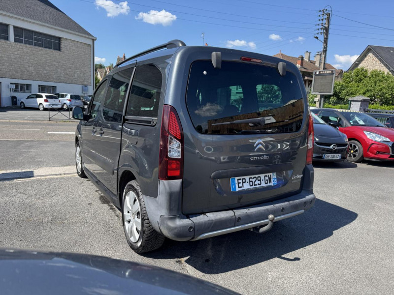 Photo 3 de l'offre de CITROEN BERLINGO 1.6 BLUEHDI - 100  COMBI XTR   ATTELAGE   RADAR AR à 13990€ chez Triplo auto