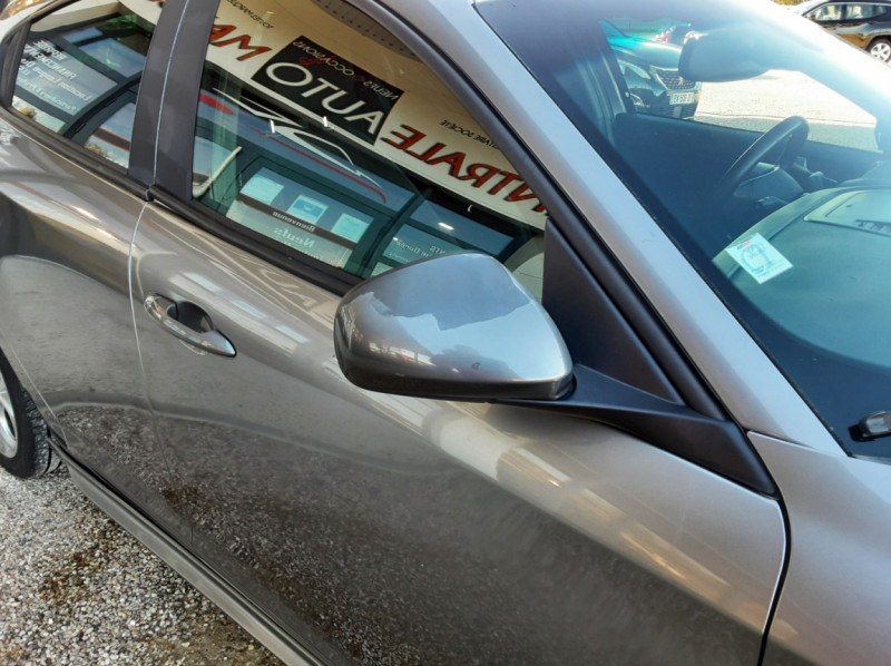 Photo 9 de l'offre de ALFA ROMEO GIULIETTA Giulietta 1.6 JTDm 105 ch SetS Distinctive à 9990€ chez Centrale Auto Marché Mussidan
