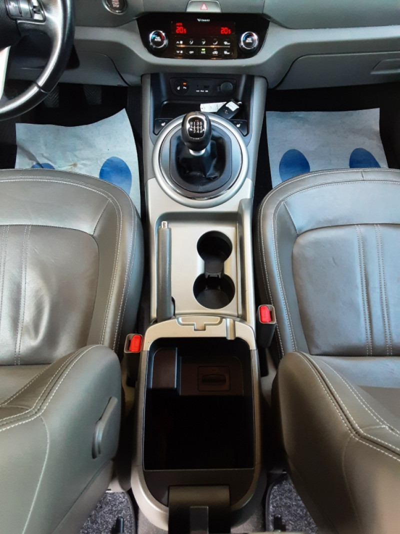 Photo 39 de l'offre de KIA SPORTAGE Sportage 1.7 CRDi 115 ISG 2WD Premium à 9490€ chez Centrale Auto Marché Mussidan