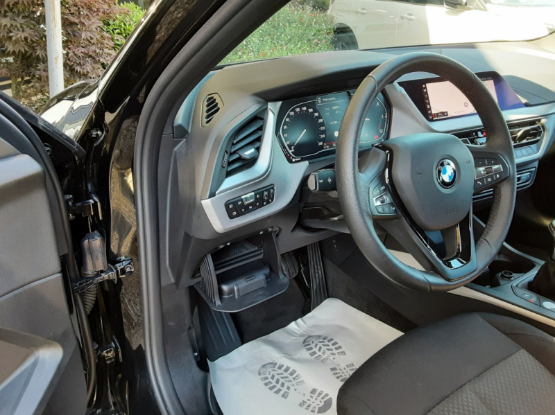 Photo 49 de l'offre de BMW SERIE 1 116d F40 Luxury à 24990€ chez Centrale Auto Marché Mussidan