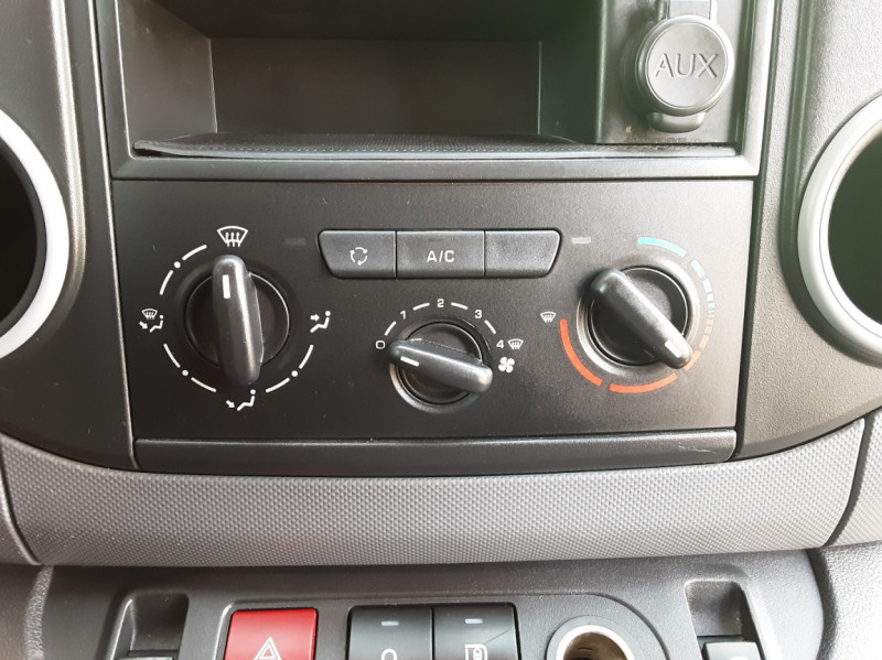 Photo 39 de l'offre de CITROEN BERLINGO M BLUEHDI 100 CLUB à 13990€ chez Centrale Auto Marché Mussidan
