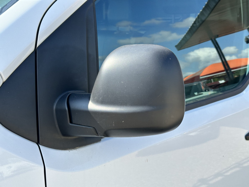 Photo 4 de l'offre de CITROEN JUMPY XL BLUEHDI 120 SetS BVM6 BUSINESS à 20990€ chez Centrale Auto Marché Mussidan
