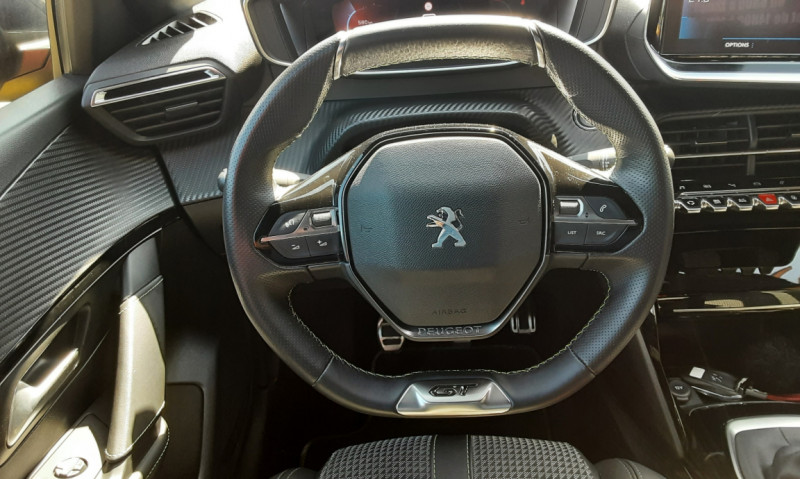 Photo 32 de l'offre de PEUGEOT 208 PureTech 100 SetS BVM6 GT Pack à 20490€ chez Centrale Auto Marché Mussidan