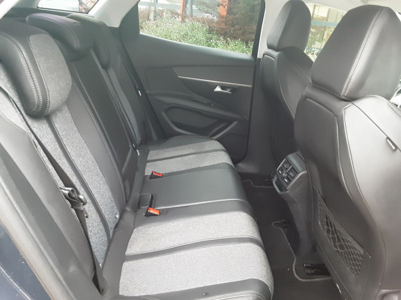 Photo 20 de l'offre de PEUGEOT 3008 BlueHDi 130ch SetS EAT8 Allure Business à 19990€ chez Centrale Auto Marché Mussidan