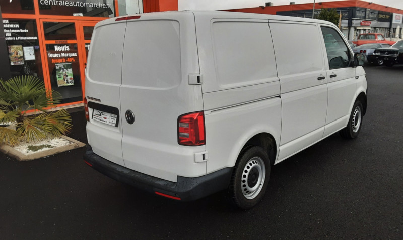 Photo 40 de l'offre de VOLKSWAGEN TRANSPORTER FGN TOLE L1H1 2.0 TDI 102 BUSINESS LINE  à 24990€ chez Centrale Auto Marché Mussidan
