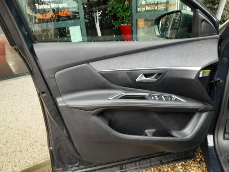 Photo 3 de l'offre de PEUGEOT 3008 BlueHDi 130ch SetS EAT8 Allure Business à 19990€ chez Centrale Auto Marché Mussidan