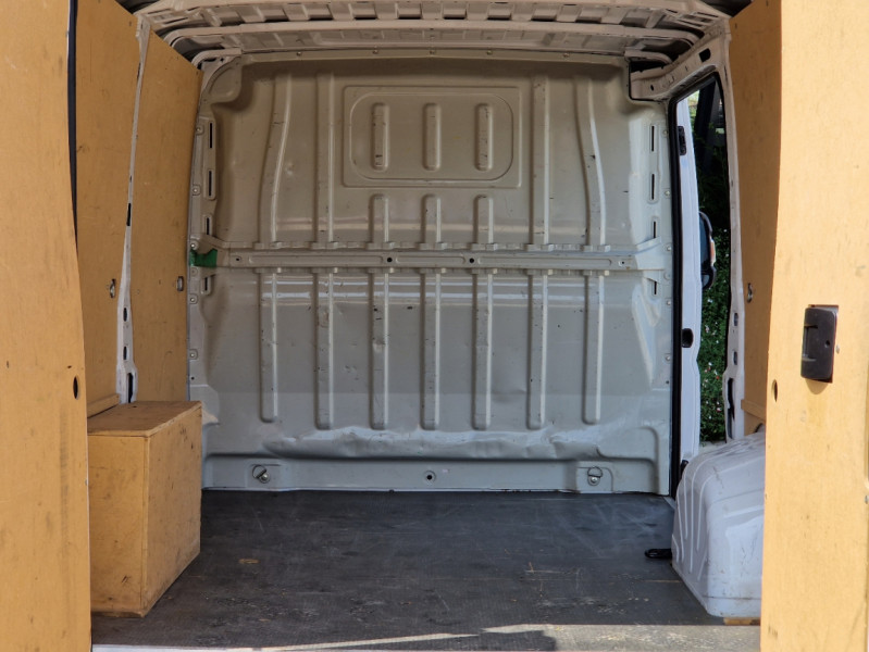 Photo 20 de l'offre de FIAT DUCATO L1H1 2.0 MJT 115 EURO 6 PACK PRO  à 21490€ chez Centrale Auto Marché Mussidan