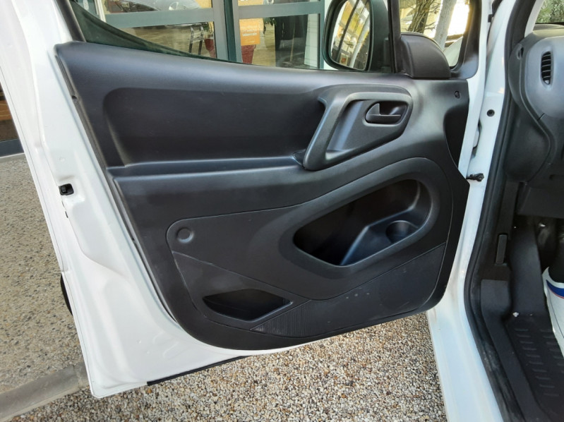 Photo 34 de l'offre de CITROEN BERLINGO M BLUEHDI 100 CLUB à 13990€ chez Centrale Auto Marché Mussidan