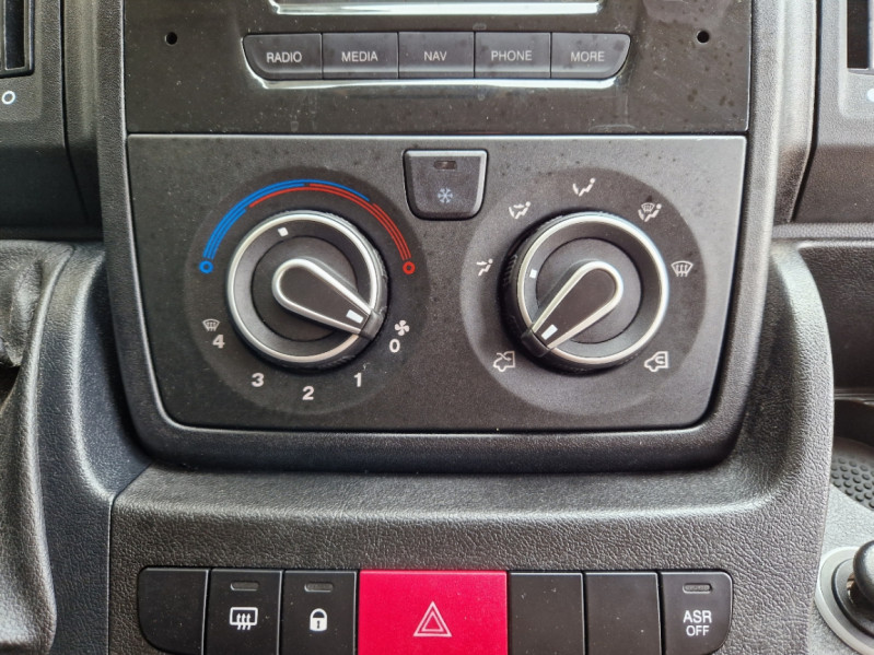 Photo 27 de l'offre de CITROEN JUMPER CAISSE 20M3 BLUEHDi 160 BVM6 CONFORT à 26990€ chez Centrale Auto Marché Mussidan