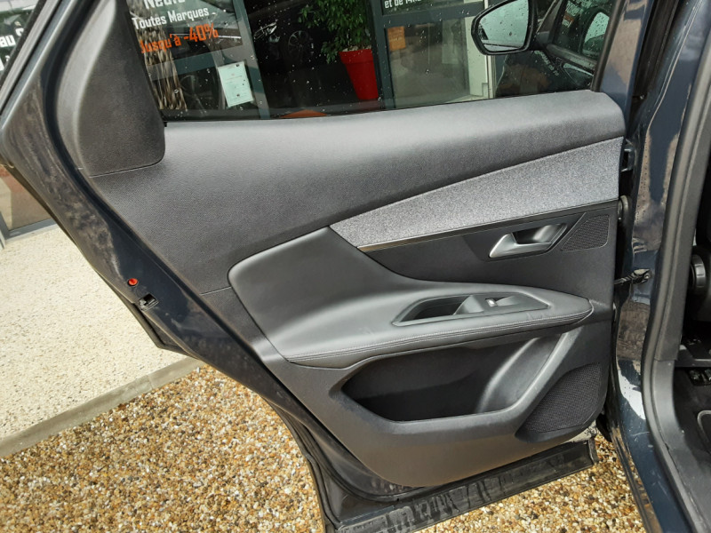 Photo 34 de l'offre de PEUGEOT 3008 BlueHDi 130ch SetS EAT8 Allure Business à 19990€ chez Centrale Auto Marché Mussidan