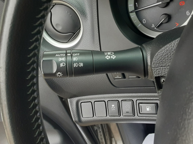 Photo 31 de l'offre de NISSAN NAVARA 2.3 DCI 160 KING CAB TEKNA à 25490€ chez Centrale Auto Marché Mussidan