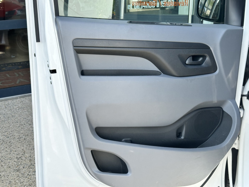 Photo 11 de l'offre de CITROEN JUMPY XL BLUEHDI 120 SetS BVM6 BUSINESS à 20990€ chez Centrale Auto Marché Mussidan