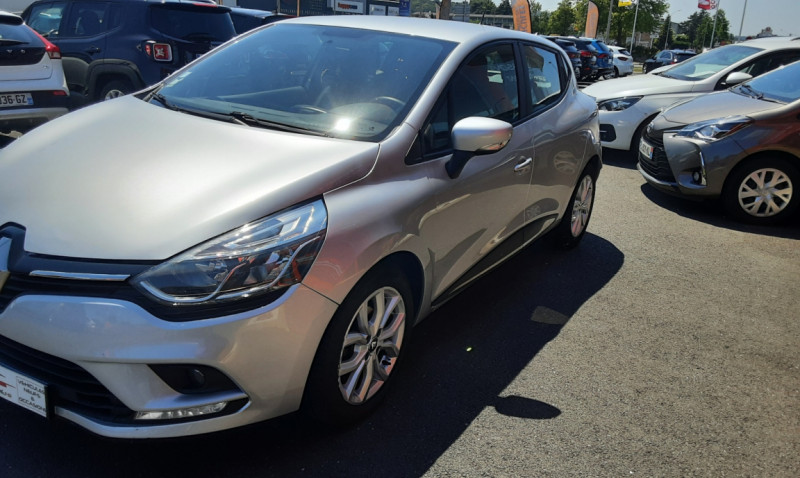 Photo 20 de l'offre de RENAULT CLIO IV dCi 90 E6C EDC Business à 14990€ chez Centrale Auto Marché Mussidan