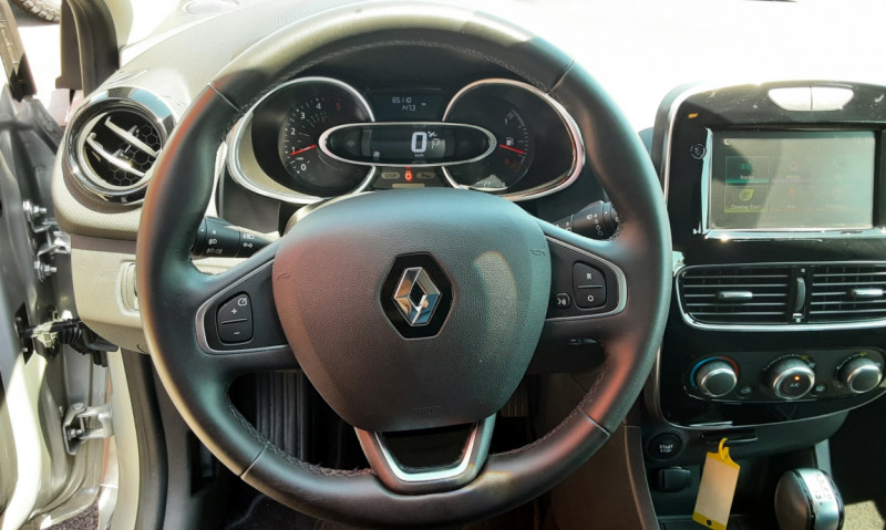 Photo 13 de l'offre de RENAULT CLIO IV dCi 90 E6C EDC Business à 14990€ chez Centrale Auto Marché Mussidan