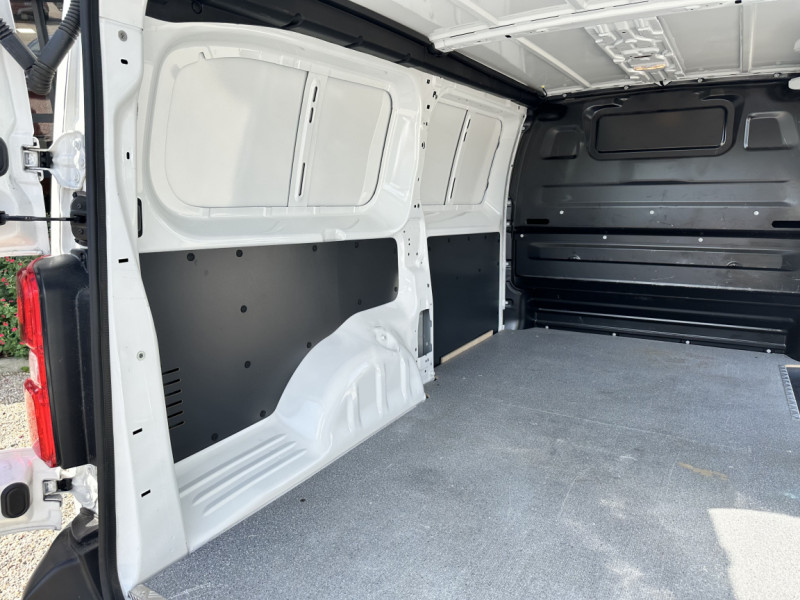 Photo 32 de l'offre de CITROEN JUMPY XL BLUEHDI 120 SetS BVM6 BUSINESS à 20990€ chez Centrale Auto Marché Mussidan