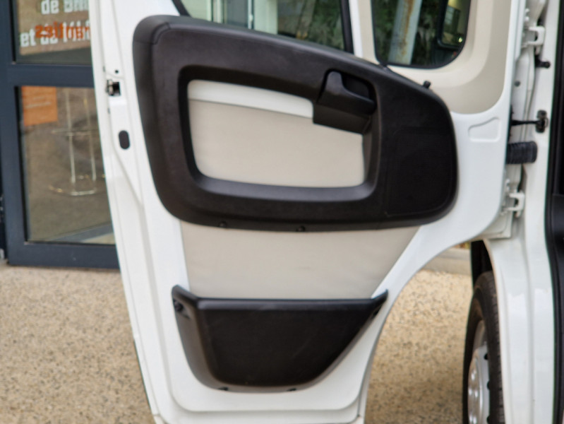 Photo 33 de l'offre de CITROEN JUMPER CAISSE 20M3 BLUEHDi 160 BVM6 CONFORT à 26990€ chez Centrale Auto Marché Mussidan