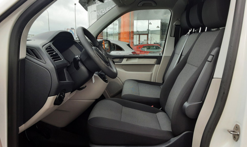 Photo 3 de l'offre de VOLKSWAGEN TRANSPORTER FGN TOLE L1H1 2.0 TDI 102 BUSINESS LINE  à 24990€ chez Centrale Auto Marché Mussidan