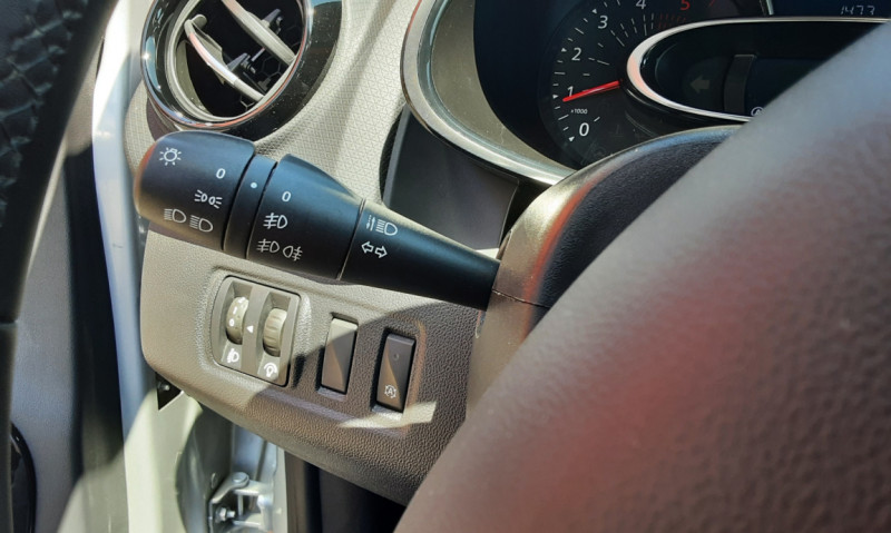 Photo 50 de l'offre de RENAULT CLIO IV dCi 90 E6C EDC Business à 14990€ chez Centrale Auto Marché Mussidan