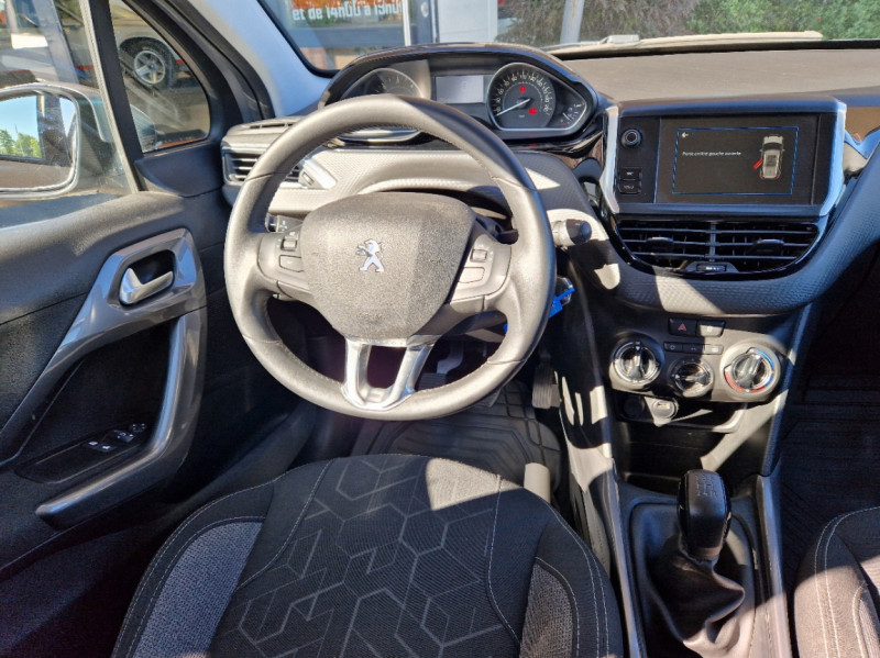 Photo 50 de l'offre de PEUGEOT 2008 BlueHDi 100ch SetS BVM5 Active Business à 11490€ chez Centrale Auto Marché Mussidan
