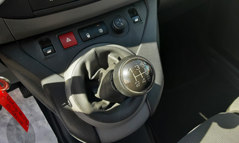 Photo 30 de l'offre de CITROEN BERLINGO BlueHDi 100 Business  à 12990€ chez Centrale Auto Marché Mussidan