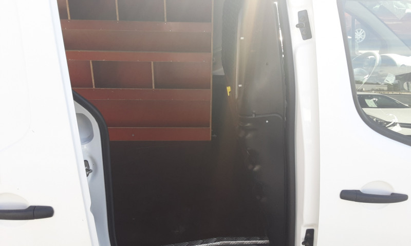 Photo 31 de l'offre de CITROEN BERLINGO BlueHDi 100 Business  à 12990€ chez Centrale Auto Marché Mussidan