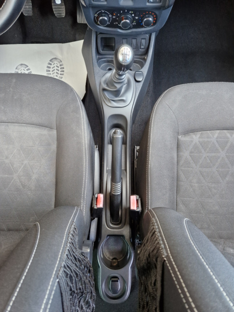 Photo 36 de l'offre de DACIA DUSTER 1.5 dCi 110 4x2 Lauréate à 10490€ chez Centrale Auto Marché Mussidan