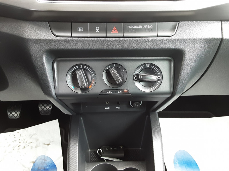 Photo 26 de l'offre de SKODA FABIA 1.0 MPI 75 ch BVM5 Clever à 13490€ chez Centrale Auto Marché Mussidan