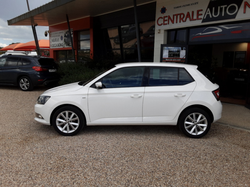Photo 3 de l'offre de SKODA FABIA 1.0 MPI 75 ch BVM5 Clever à 13490€ chez Centrale Auto Marché Mussidan