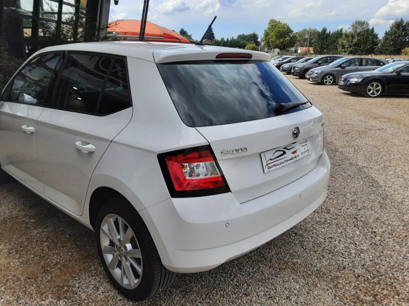 Photo 34 de l'offre de SKODA FABIA 1.0 MPI 75 ch BVM5 Clever à 13490€ chez Centrale Auto Marché Mussidan