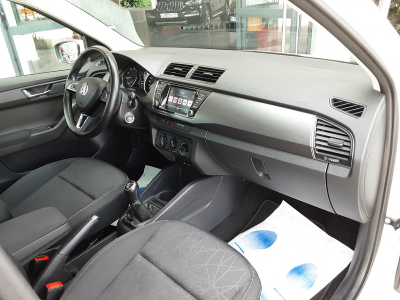 Photo 12 de l'offre de SKODA FABIA 1.0 MPI 75 ch BVM5 Clever à 13490€ chez Centrale Auto Marché Mussidan