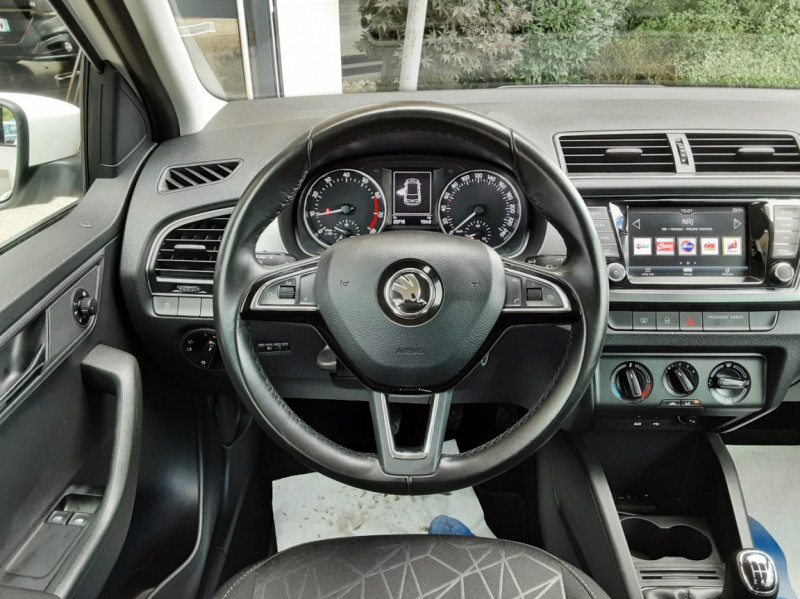 Photo 10 de l'offre de SKODA FABIA 1.0 MPI 75 ch BVM5 Clever à 13490€ chez Centrale Auto Marché Mussidan