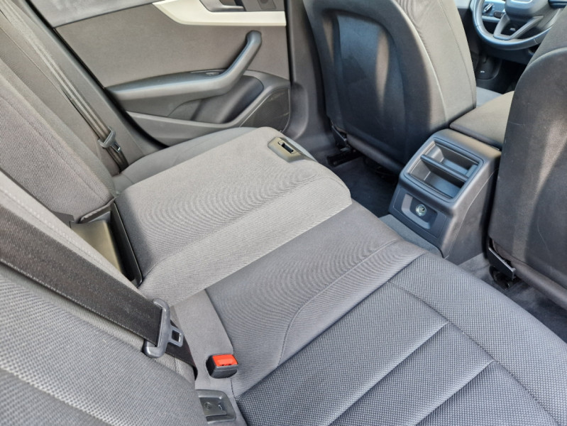 Photo 35 de l'offre de AUDI A4 AVANT 2.0 TDI ultra 150 S tronic 7 Business Line à 23990€ chez Centrale Auto Marché Mussidan