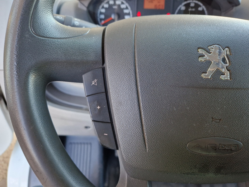 Photo 21 de l'offre de PEUGEOT BOXER MAGASIN FRIGO HDI 120 CH à 23990€ chez Centrale Auto Marché Mussidan