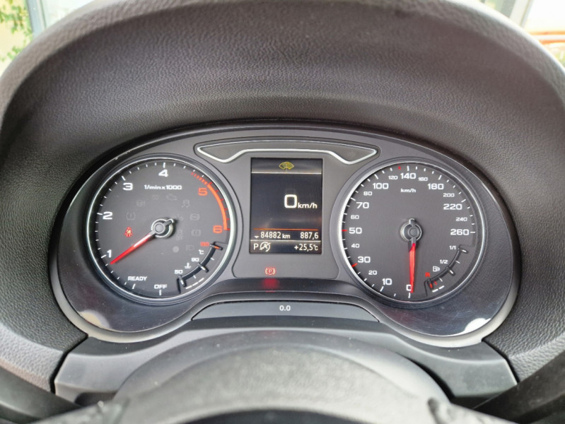 Photo 45 de l'offre de AUDI A3 SPORTBACK 2.0 TDI 150 S tronic 7 Business line à 22990€ chez Centrale Auto Marché Mussidan