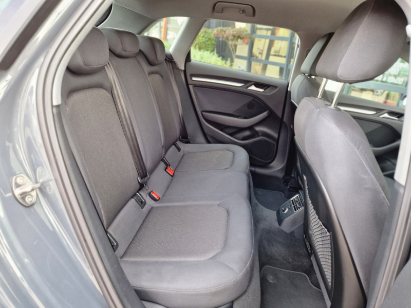 Photo 10 de l'offre de AUDI A3 SPORTBACK 2.0 TDI 150 S tronic 7 Business line à 22990€ chez Centrale Auto Marché Mussidan