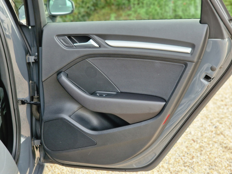 Photo 46 de l'offre de AUDI A3 SPORTBACK 2.0 TDI 150 S tronic 7 Business line à 22990€ chez Centrale Auto Marché Mussidan