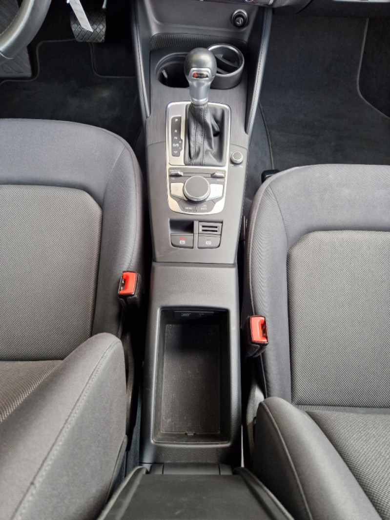 Photo 41 de l'offre de AUDI A3 SPORTBACK 2.0 TDI 150 S tronic 7 Business line à 22990€ chez Centrale Auto Marché Mussidan