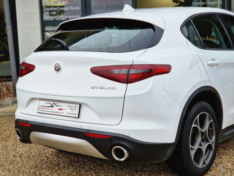 Photo 10 de l'offre de ALFA ROMEO STELVIO 2.2 150 ch AT8  à 24490€ chez Centrale Auto Marché Mussidan